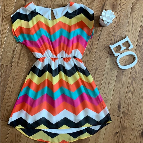 Bright Dress - Picture 1 of 3